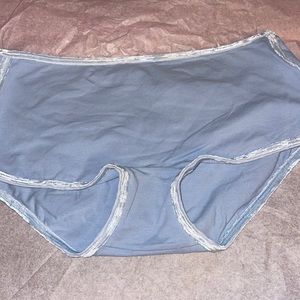 NWT VS PINK BOYSHORT WITH VELVET TRIM